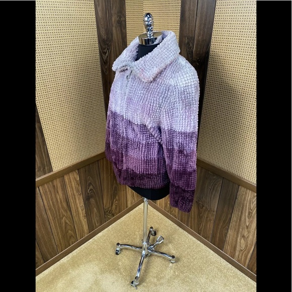 JEAN CRISAN FOURRURE MADE IN CANADA DYED PURPLE OMBRE SHEARED BEAVER FUR JACKET - Picture 4 of 9